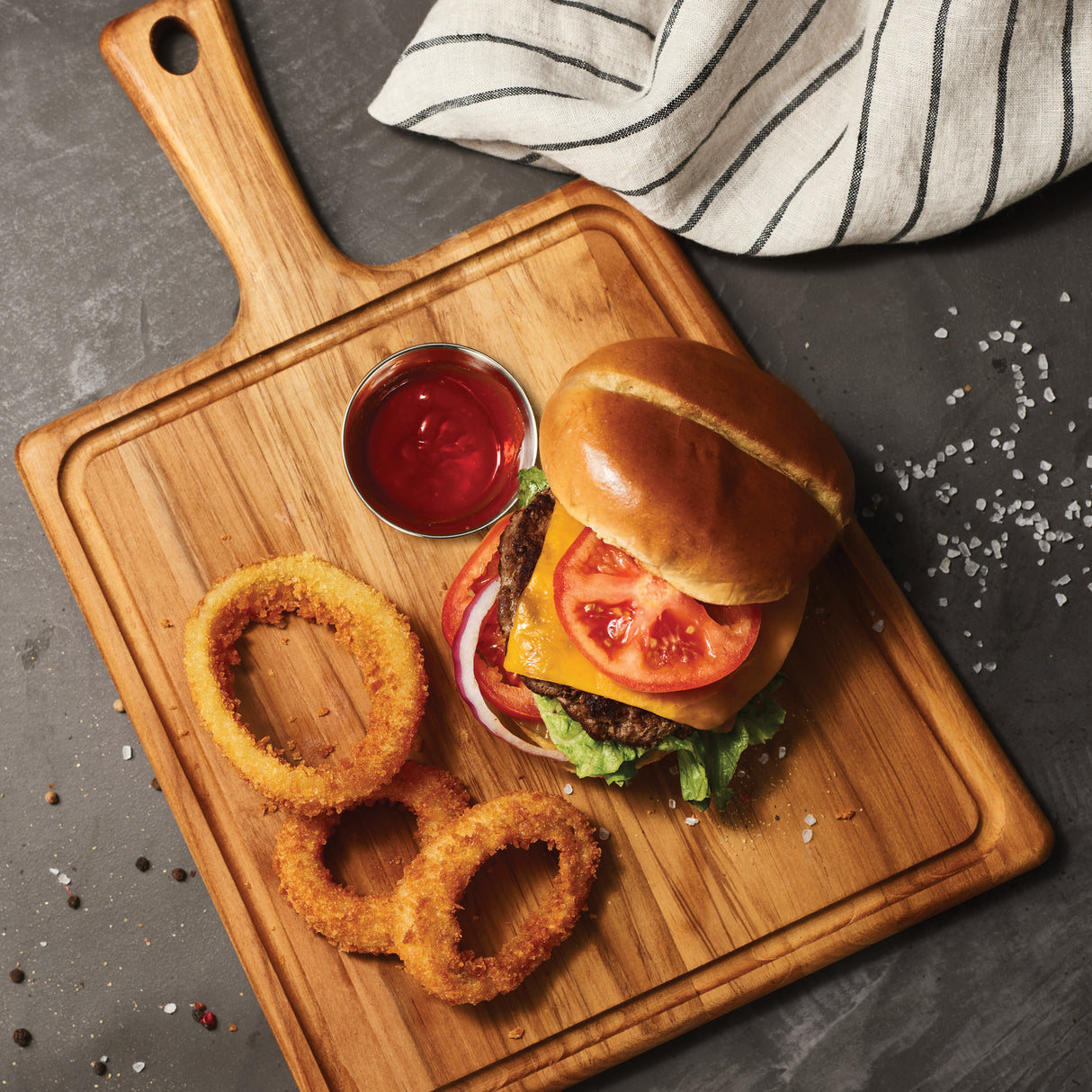 15.75 Inch x 10.5 Inch Rectangular Teak Cutting Board with Handle & Groove