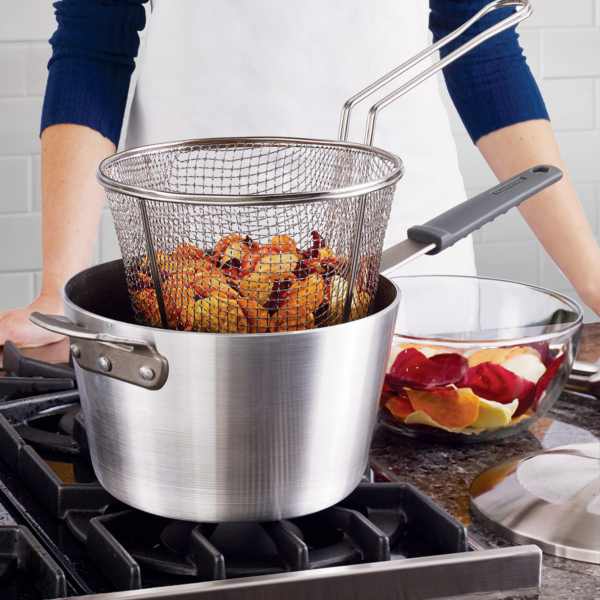 5.5 Quart Aluminum Nonstick Covered Deep Fryer