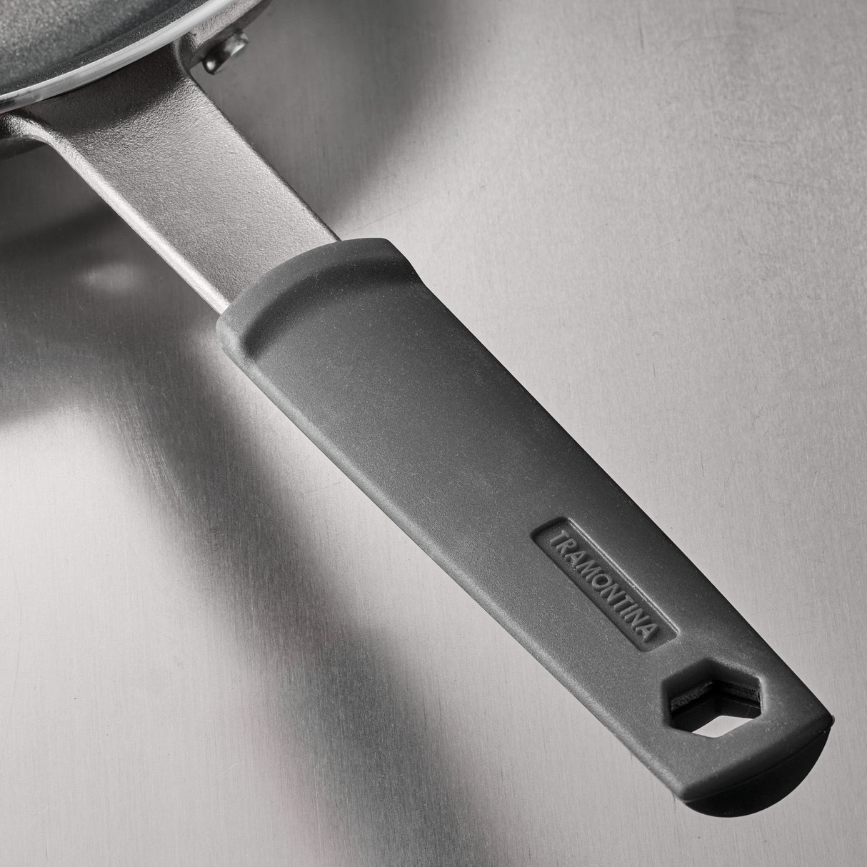 5.5 Quart Aluminum Nonstick Covered Deep Fryer