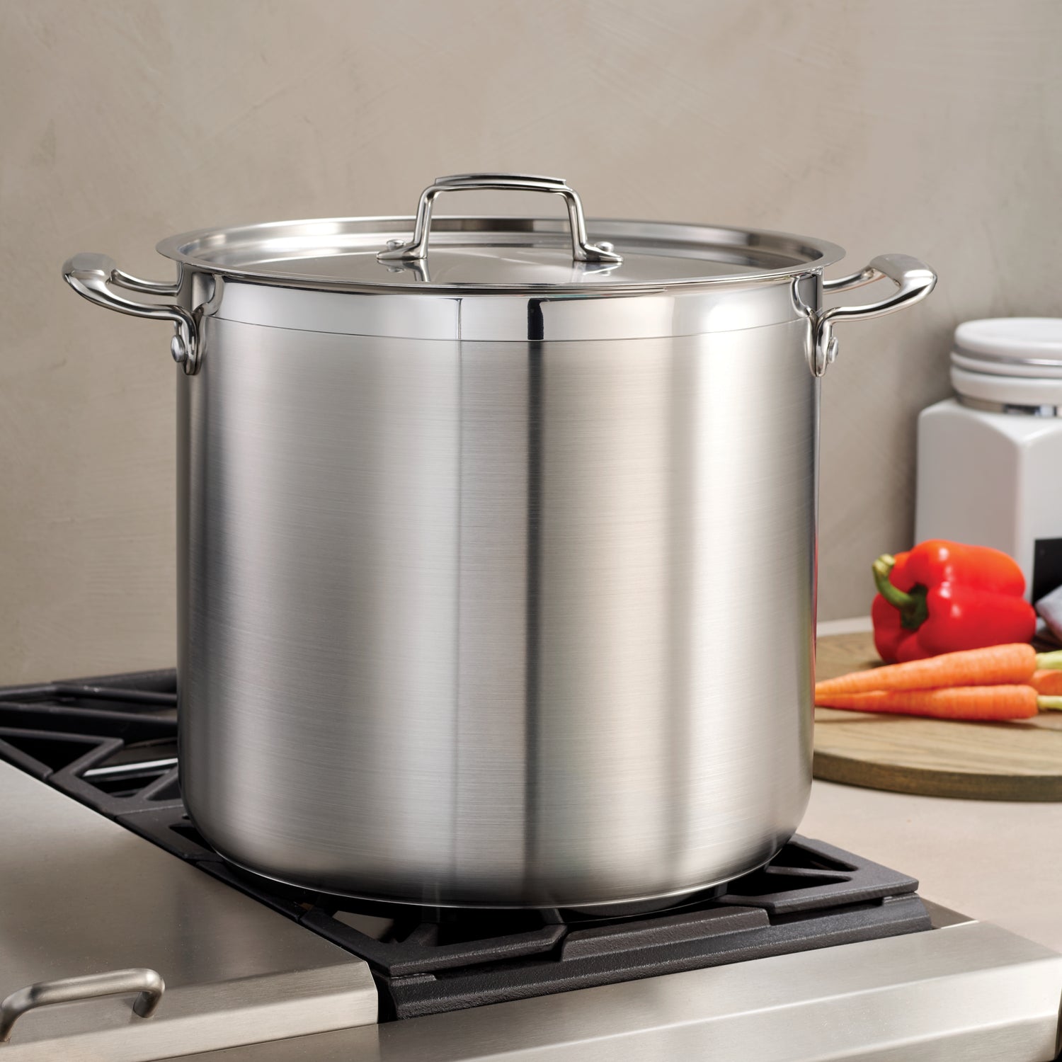 Tri-Ply Base 8 QT Covered Stock Pot