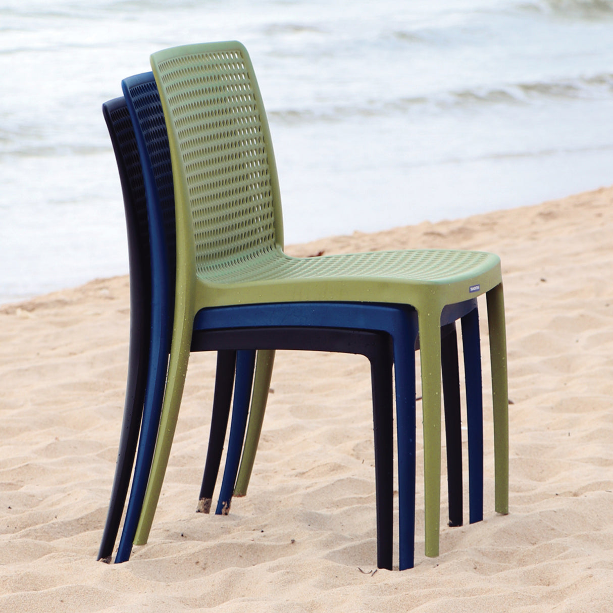 POLY CHAIR BLACK - Ocean +Clean - 21.3" x 20.1" x 32.5"
