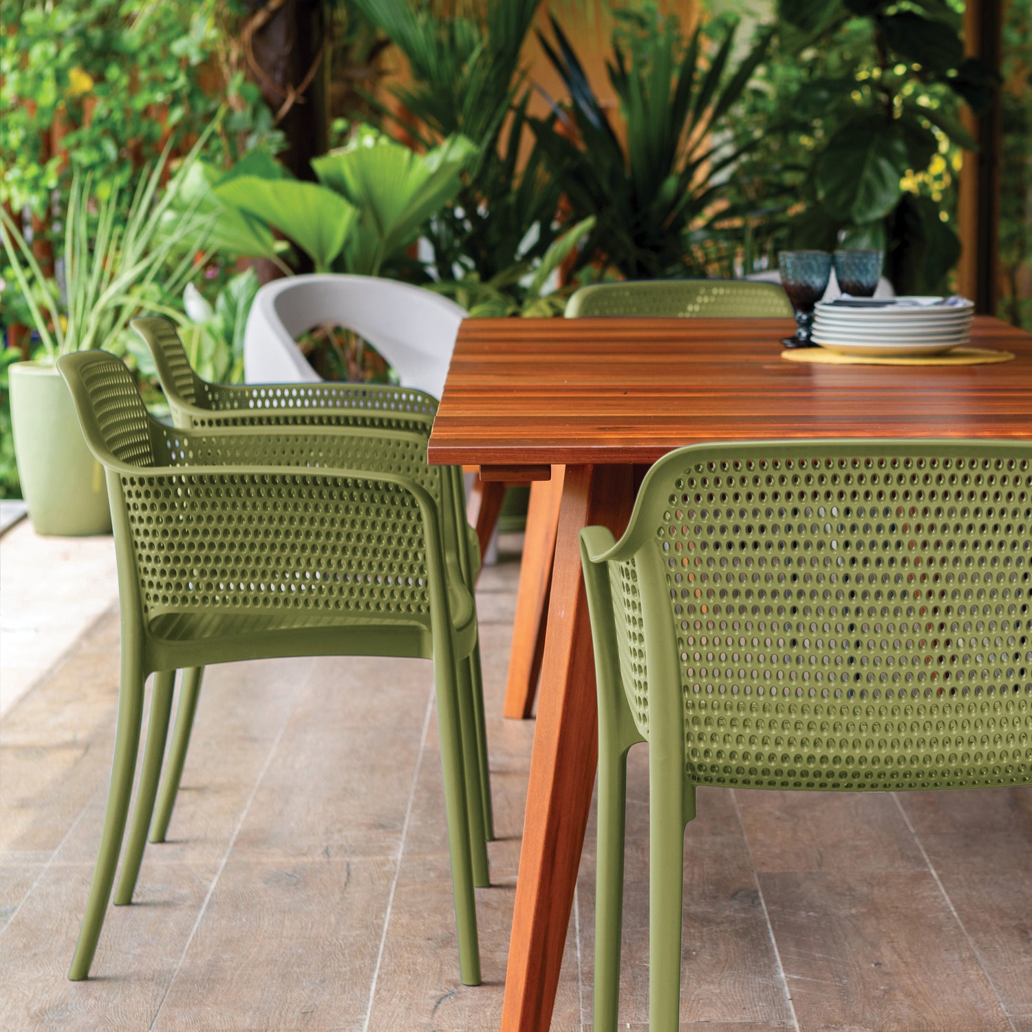 POLY ARMCHAIR OLIVE GREEN - 21.9" x 24" X 31.5"