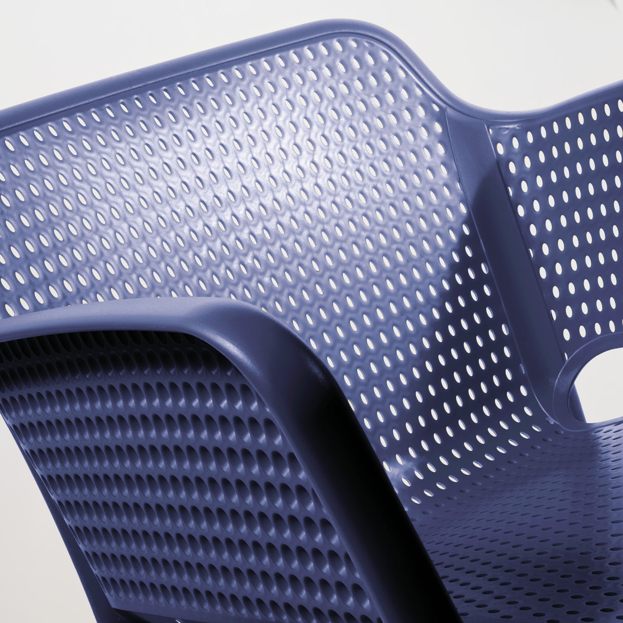 POLY ARMCHAIR BLUE - 21.9" x 24" X 31.5"