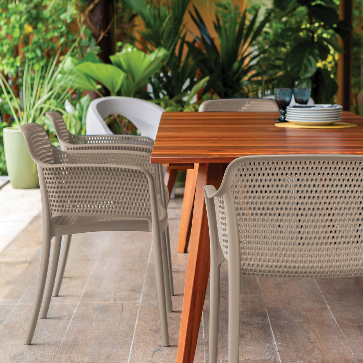 POLY ARMCHAIR TAUPE - 21.9" x 24" X 31.5"
