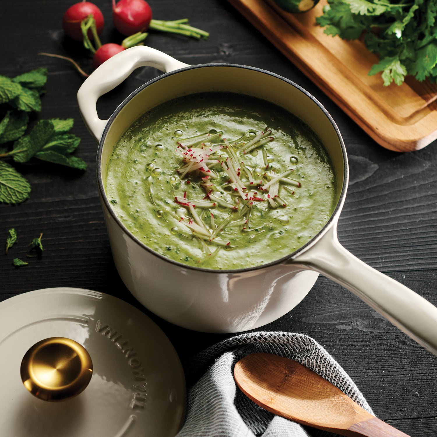 2.5 Quart Enameled Cast Iron Covered Sauce Pan