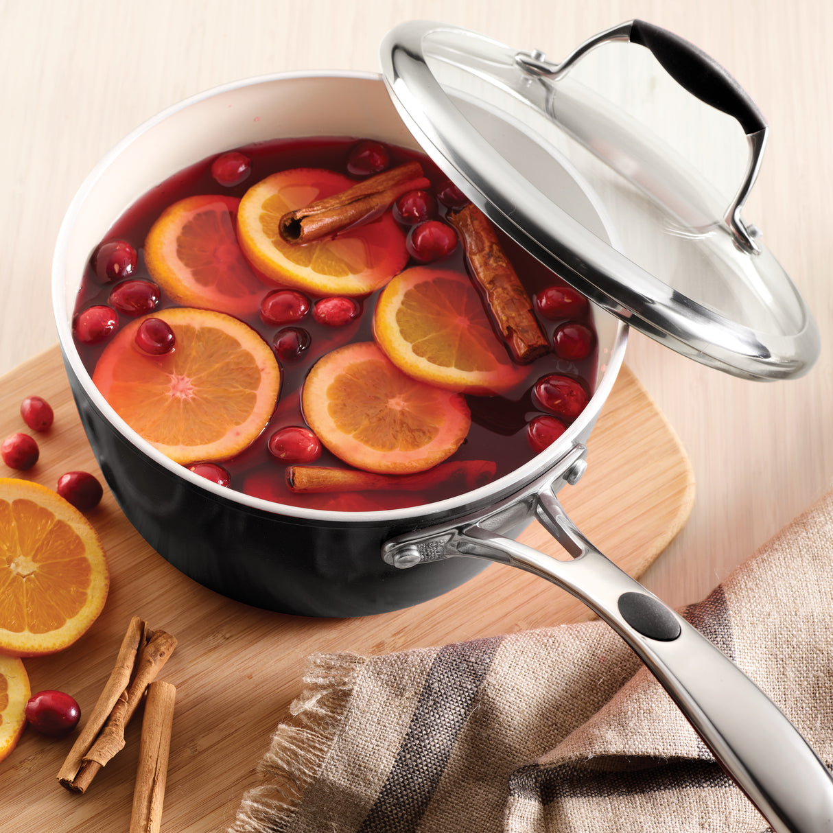 Ceramic Covered Sauce Pan - Black