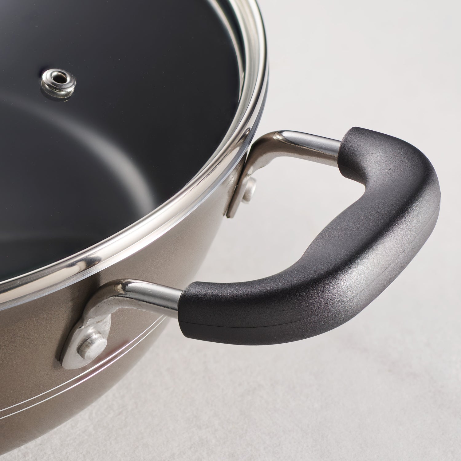 4.5 Quart Aluminum Nonstick Covered Chef's Pan