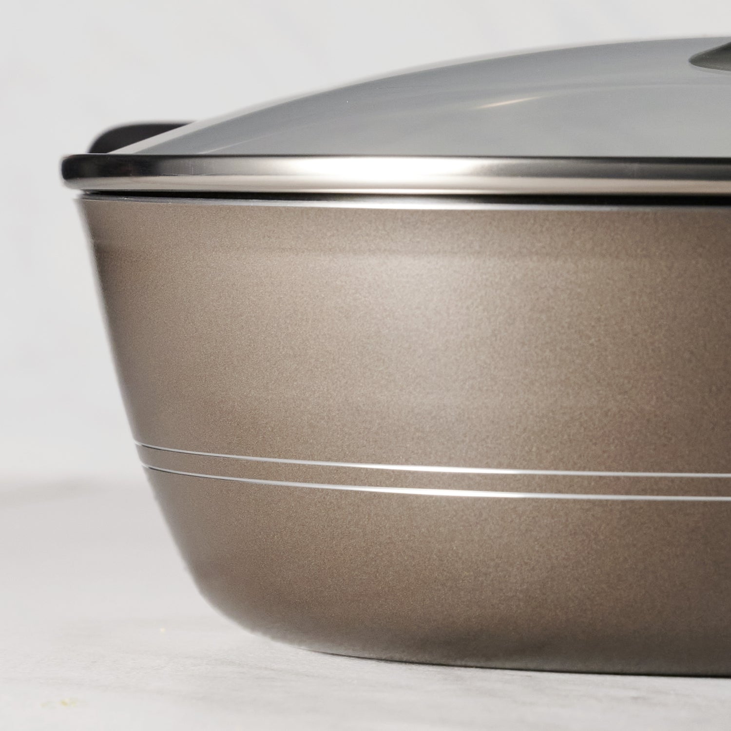 4.5 Quart Aluminum Nonstick Covered Chef's Pan