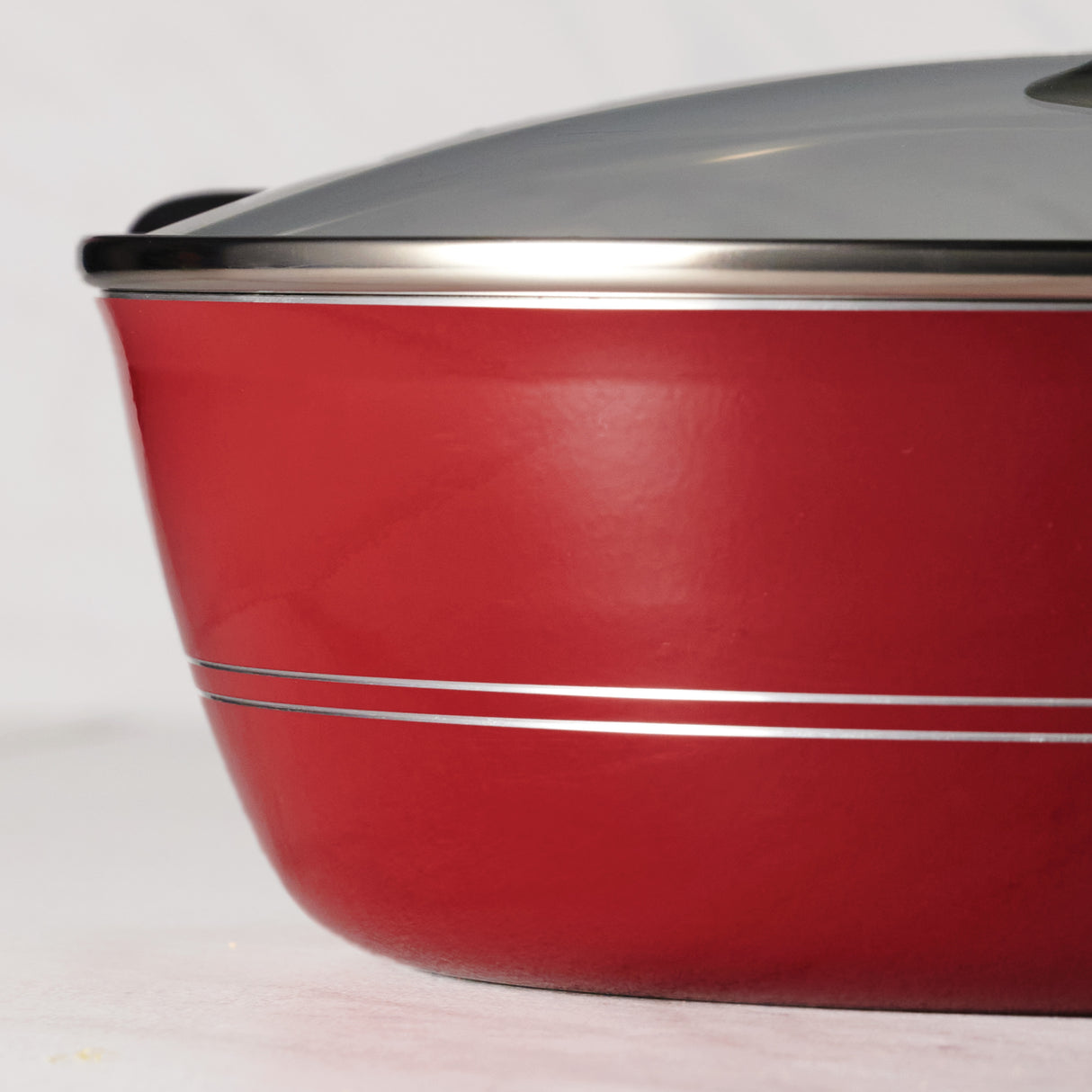 4.5 Quart Aluminum Nonstick Covered Chef's Pan